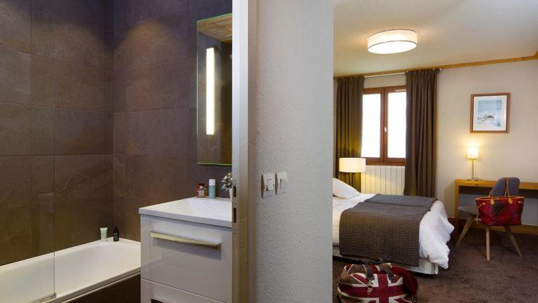 Hillary Hotel Les Menuires Екстер'єр фото